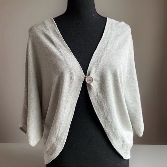 J.J. Basics Light Gray Shrug One Button Cropped Cardigan Sweater Size Medium EUC - Picture 2 of 7